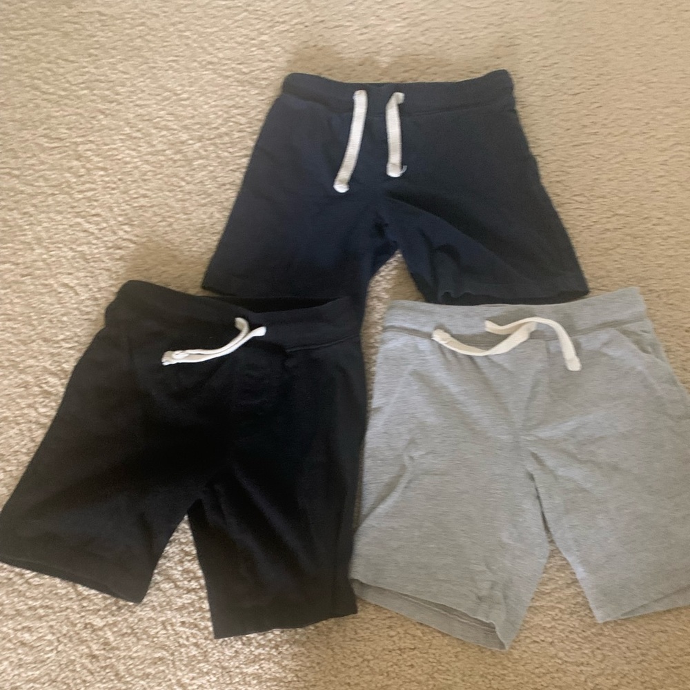 Boys 4T jersey knit jogger shorts. 3 pack